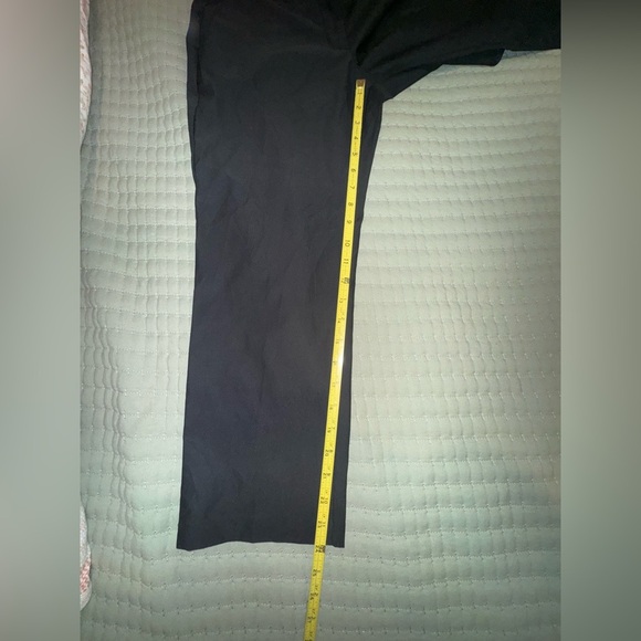 Nike Golf Dri-FIT women’s ankle pants. Size 4. EUC - Picture 3 of 10